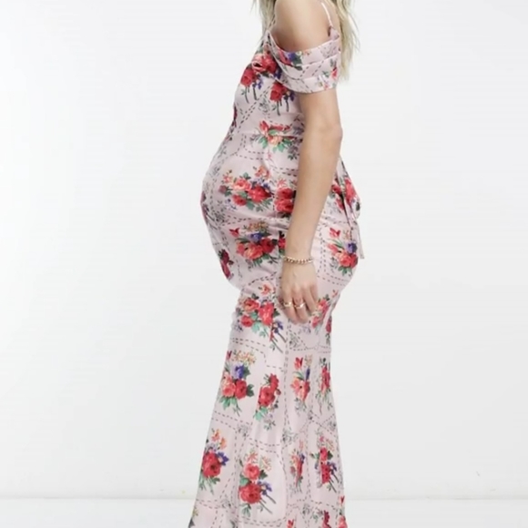 Hope & Ivy maternity cold shoulder dress. NWOT purchased from ASOS - Picture 8 of 8